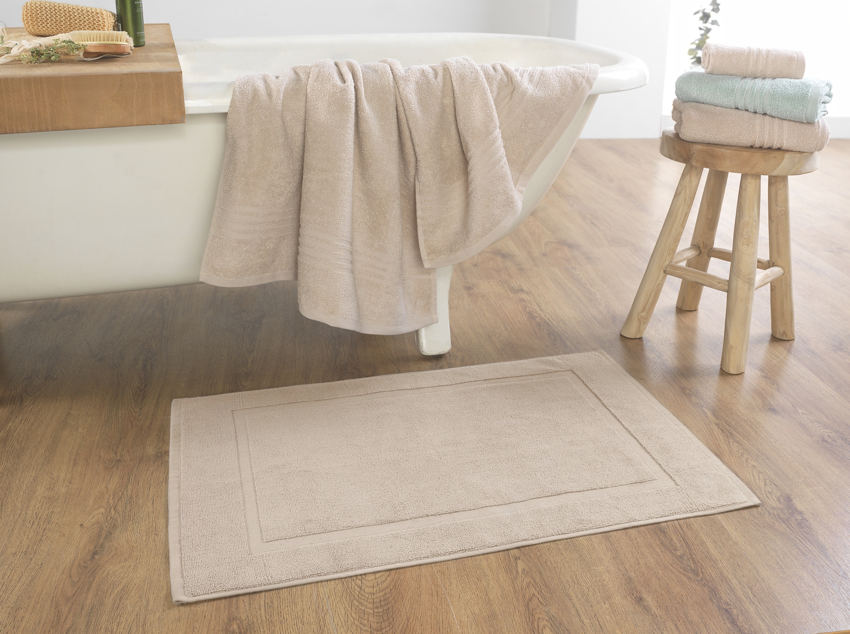 Flauschige Badematte Luxuriöser Badvorleger für Ihr Badezimmer in Beige